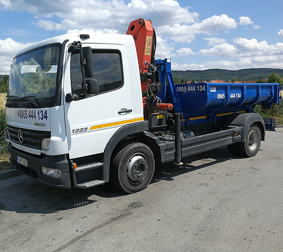 Práce hydraulickou rukou